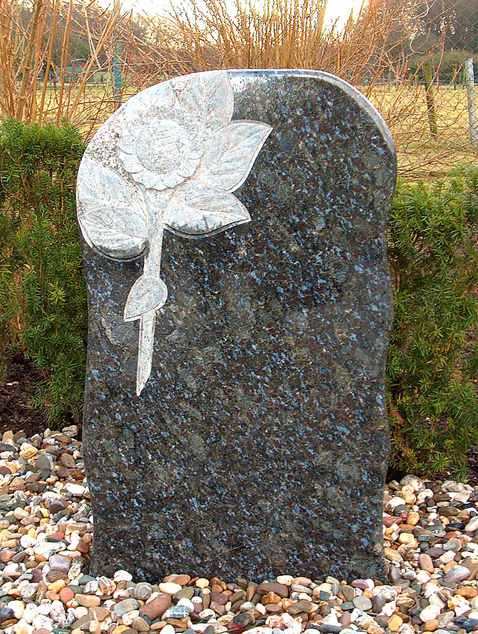 Staand grafmonument Butterfly Blue graniet (SM015)